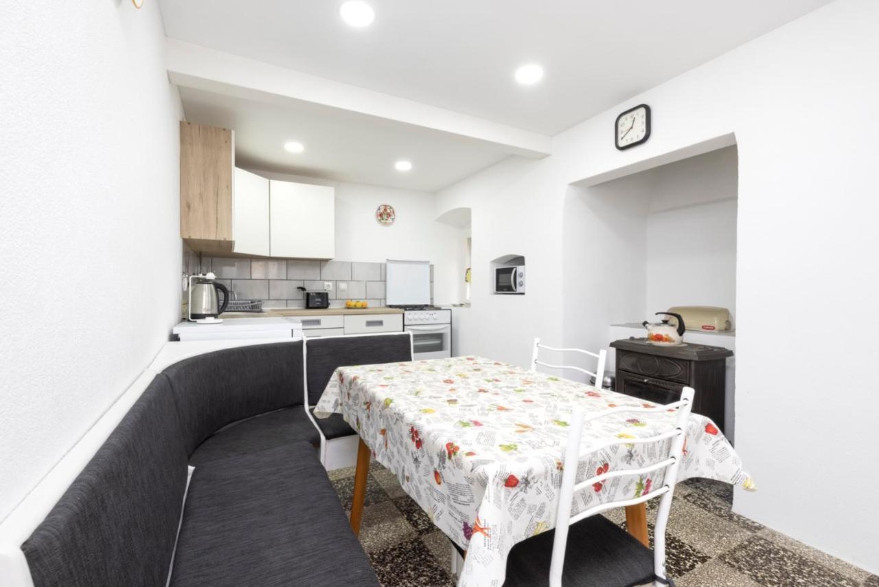 Apartments Ivna Veli Losinj Exterior photo