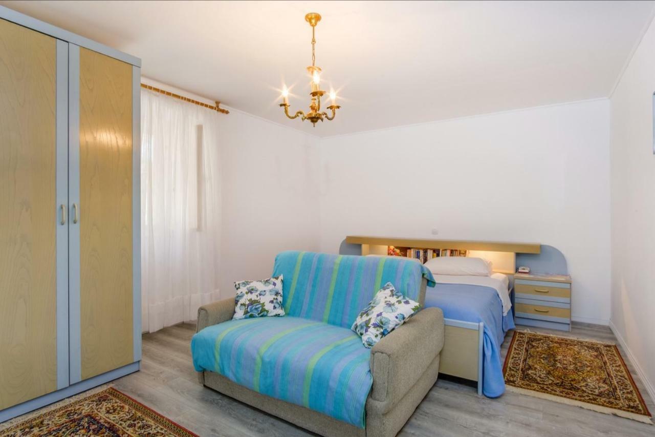 Apartments Ivna Veli Losinj Exterior photo