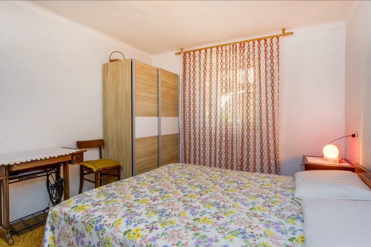Apartments Ivna Veli Losinj Exterior photo